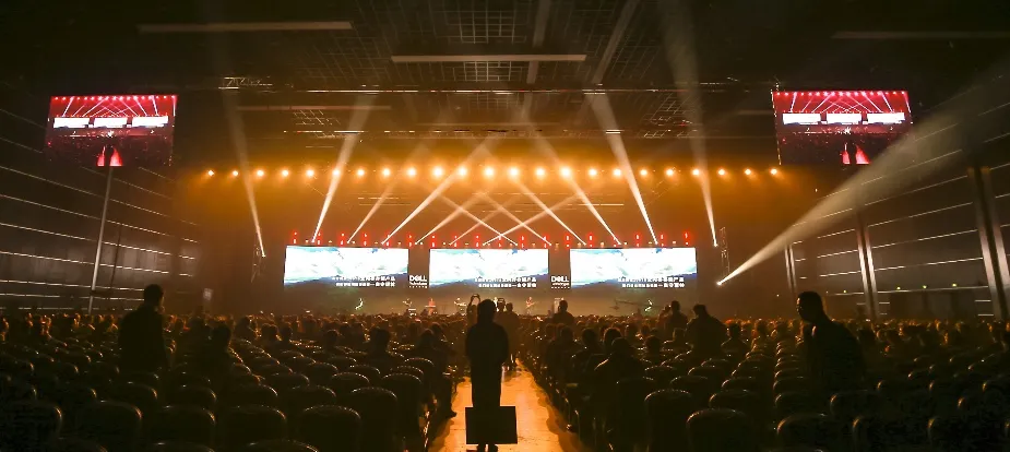 那个你们眼中的硬件厂商，其实已经是云计算的急先锋